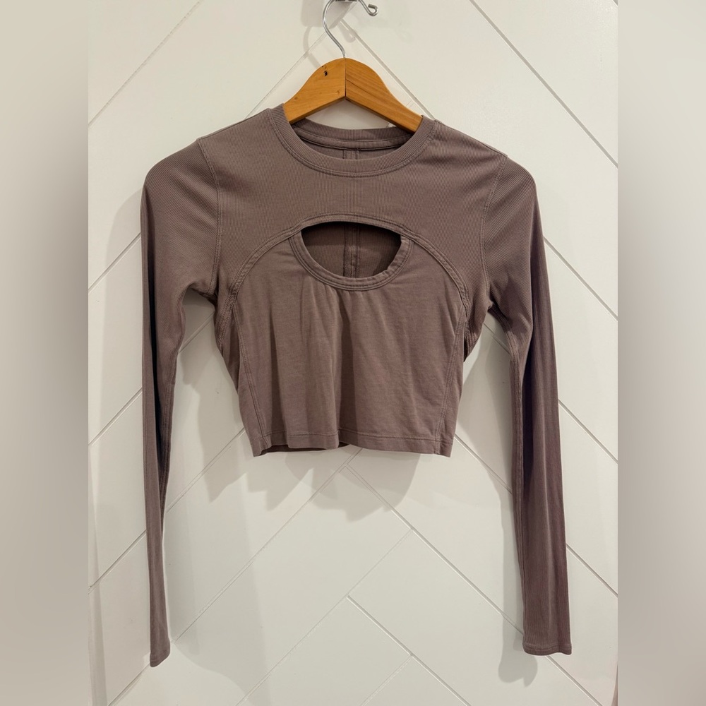 Pristine Lululemon Better Best Long Sleeve Crop Tee Shirt in Lunar Rock Size 6 - Picture 4 of 9